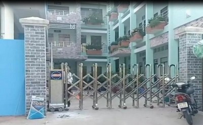 Cổng xếp inox tại Trà Vinh
